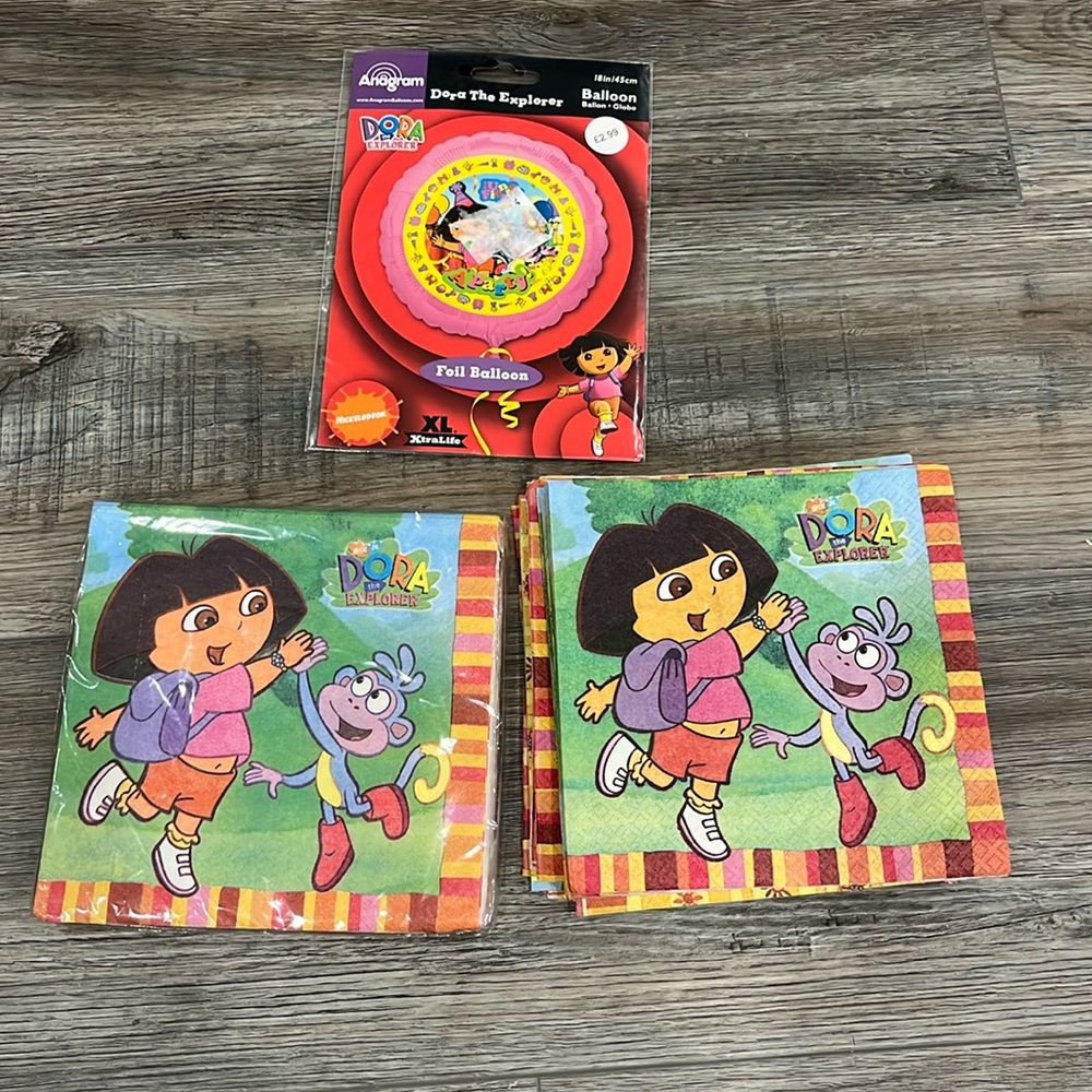 Dora the Explorer Foil Ballon and Napkins